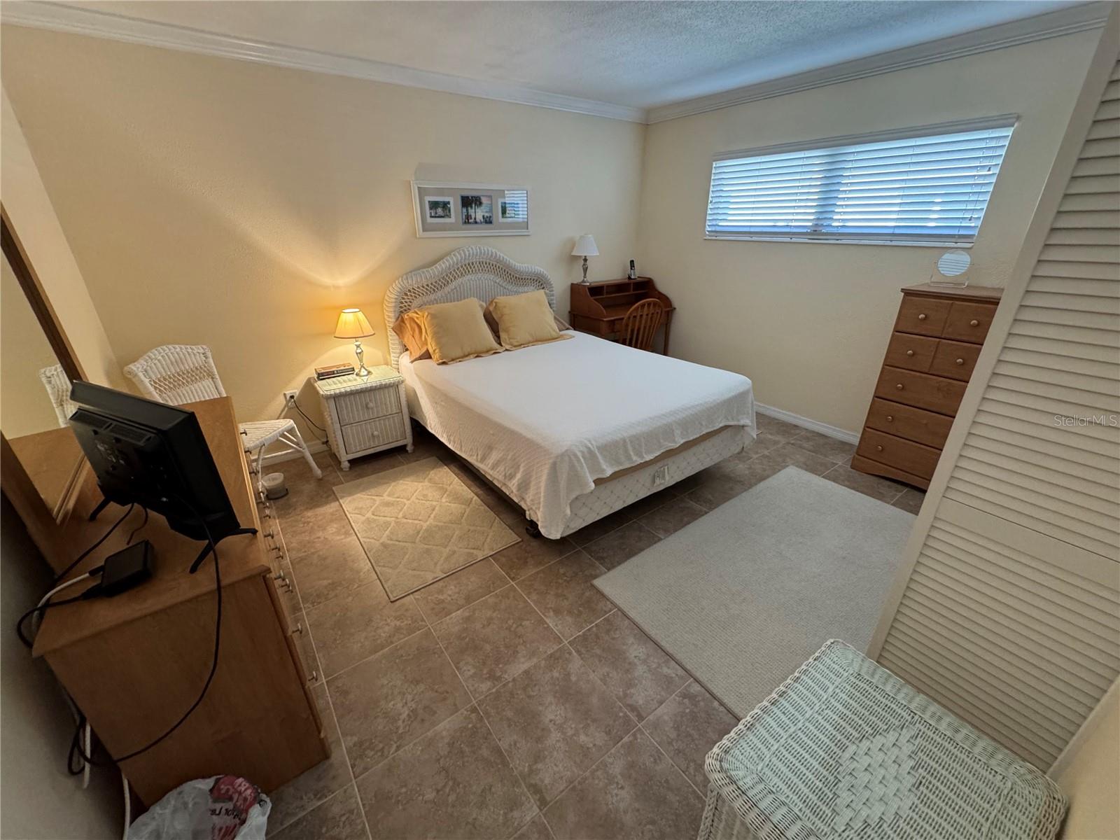 MANOR HOUSE SOUTH - Residential Lease