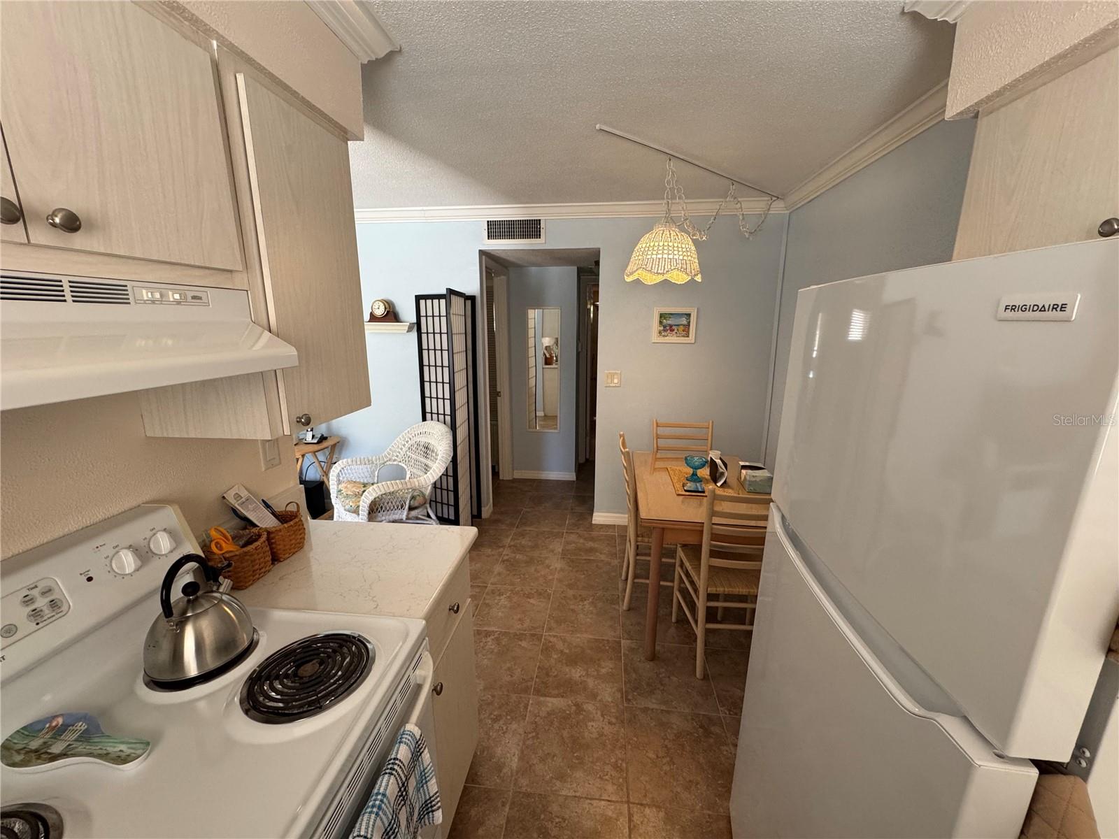 MANOR HOUSE SOUTH - Residential Lease