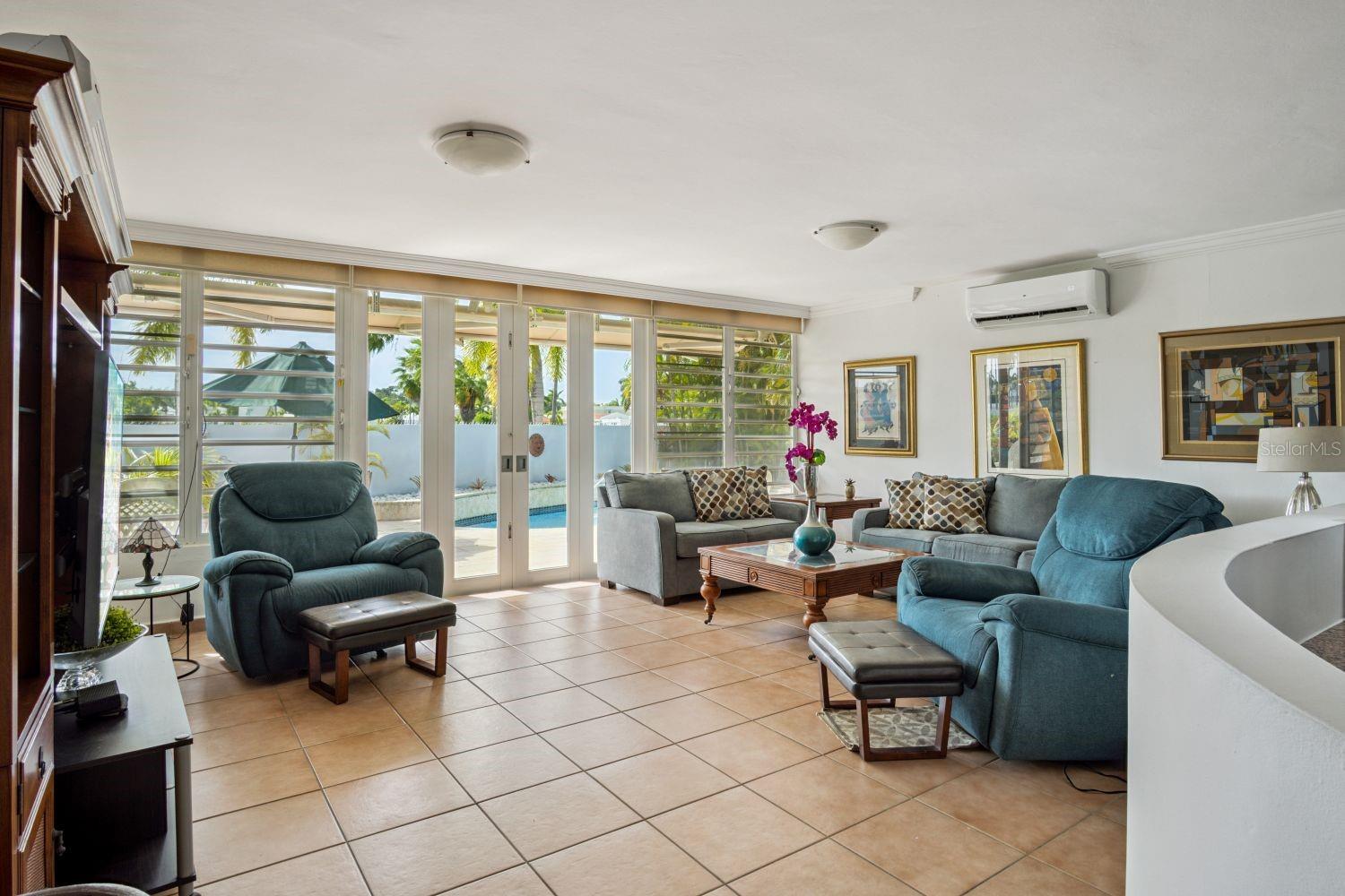 PASEO REAL - Residential