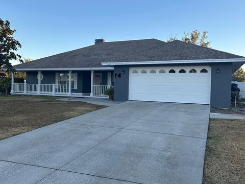 A home in LAKELAND