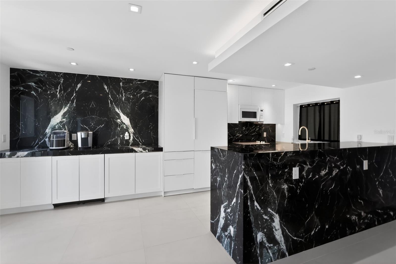 120 JEFFERSON AVENUE 12009