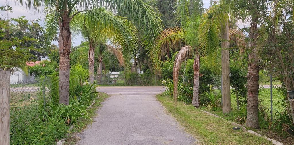 Photo of 5211 Coronet Road, Plant City, FL 33566 (MLS # TB8405884)