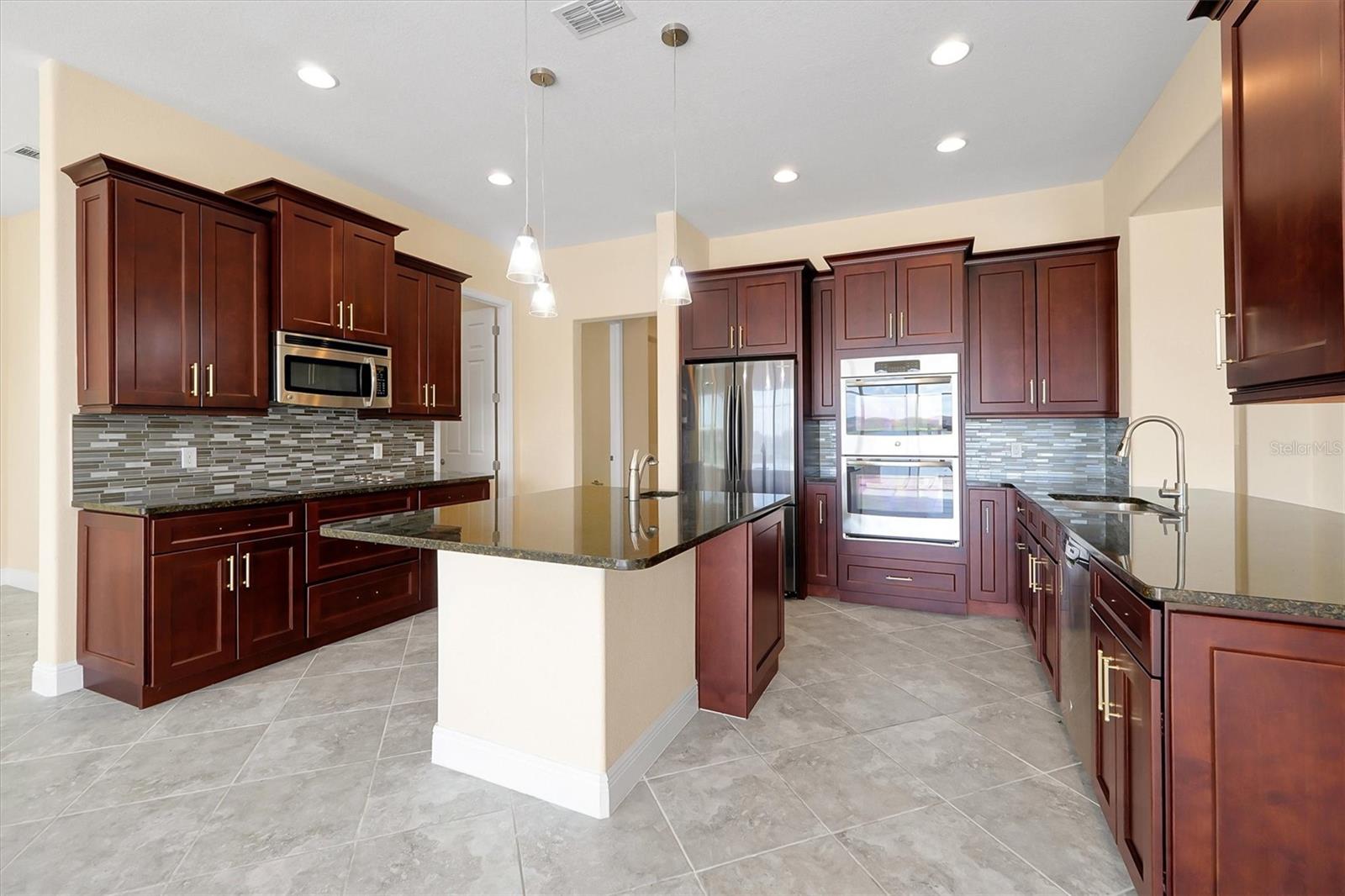 BELLALAGO PH 6H & 6I - Residential