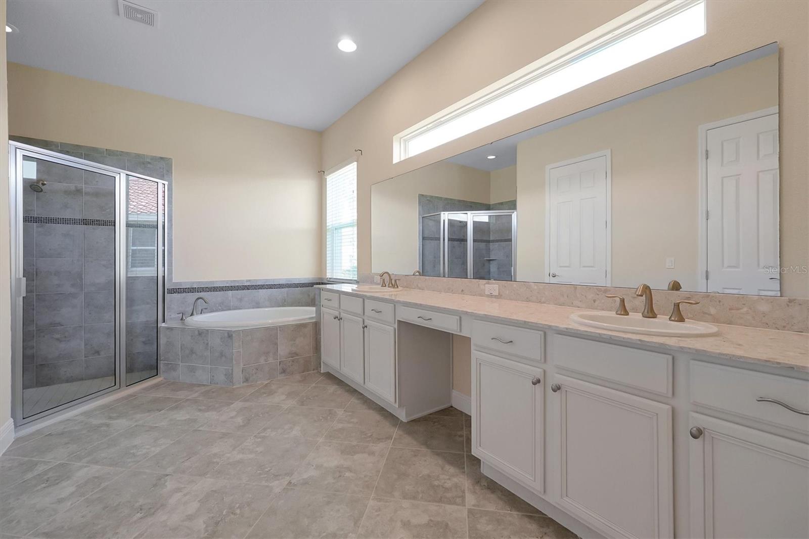 BELLALAGO PH 6H & 6I - Residential
