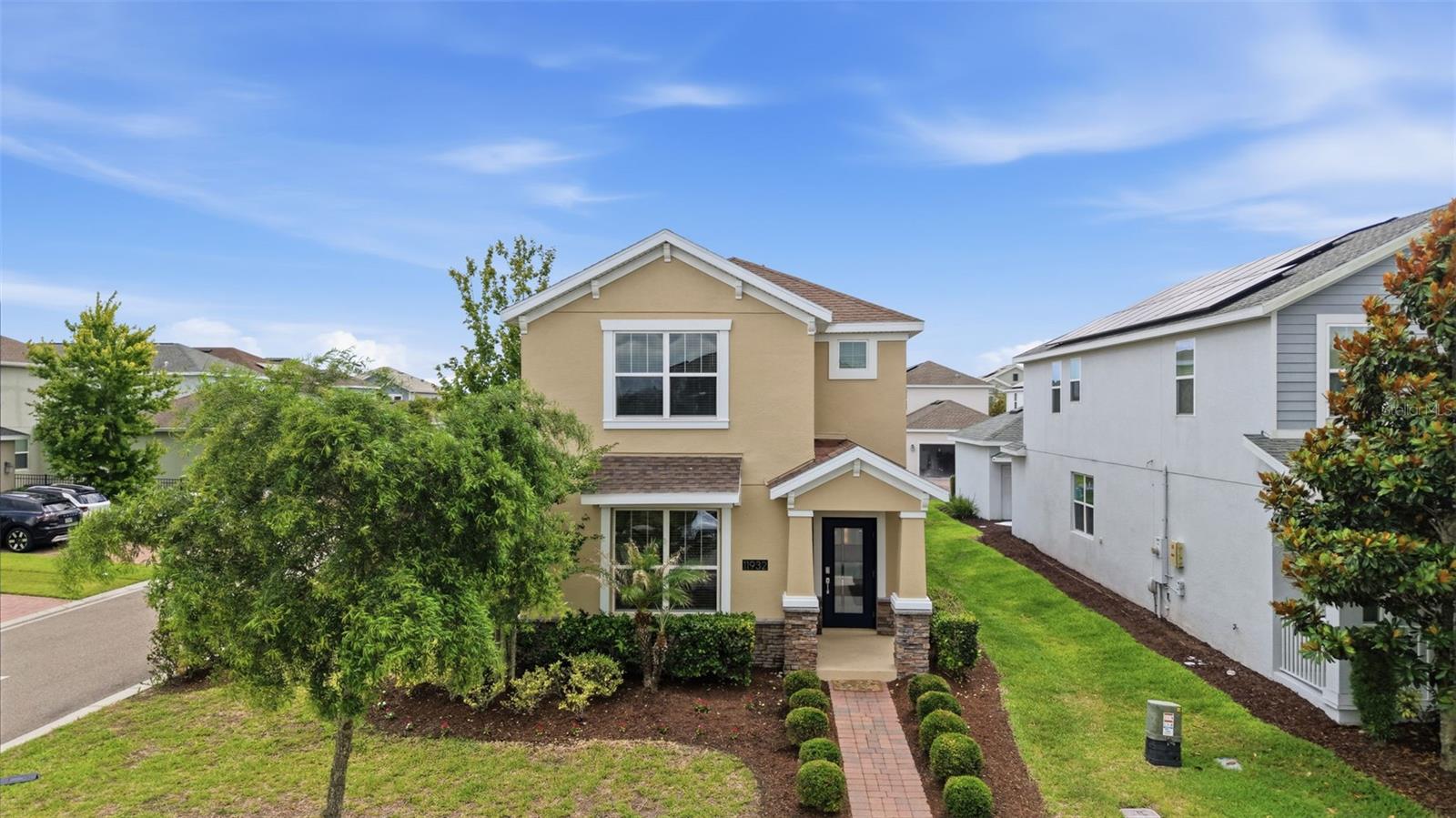 11932 HOMETOWN PLACE