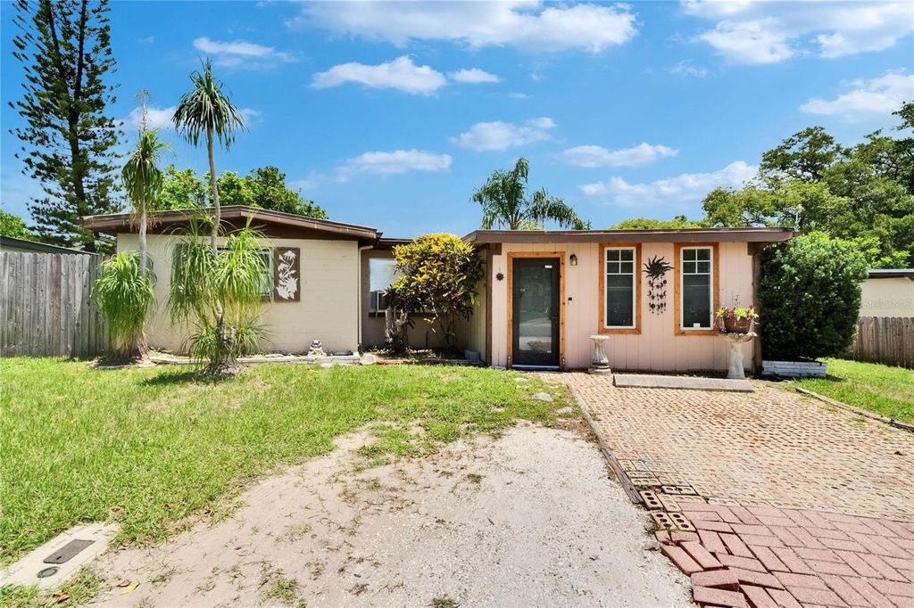 Photo of 10549 112th Avenue, Largo, FL 33773 (MLS # TB8397234)