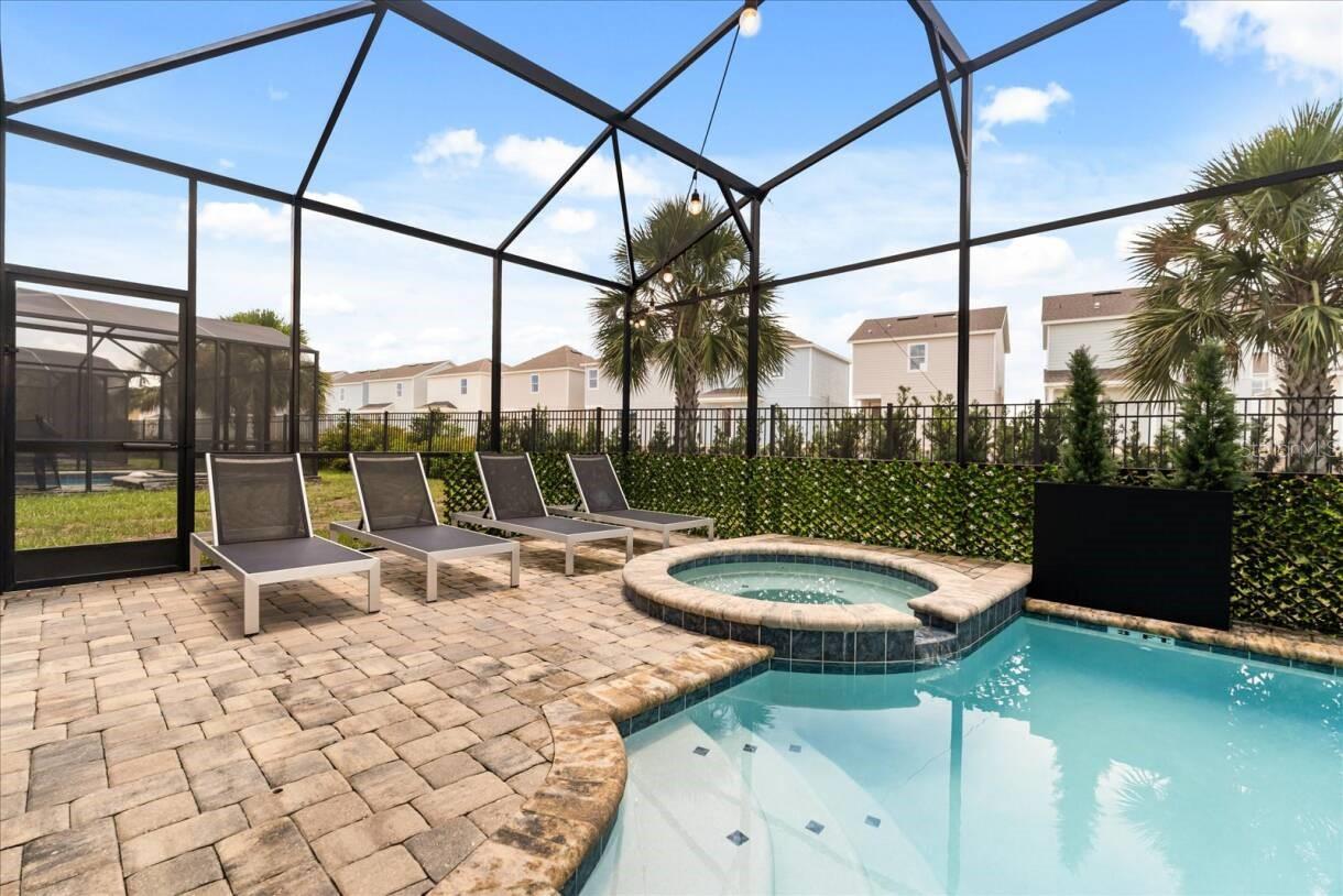 1582 MERMAID COVE WAY