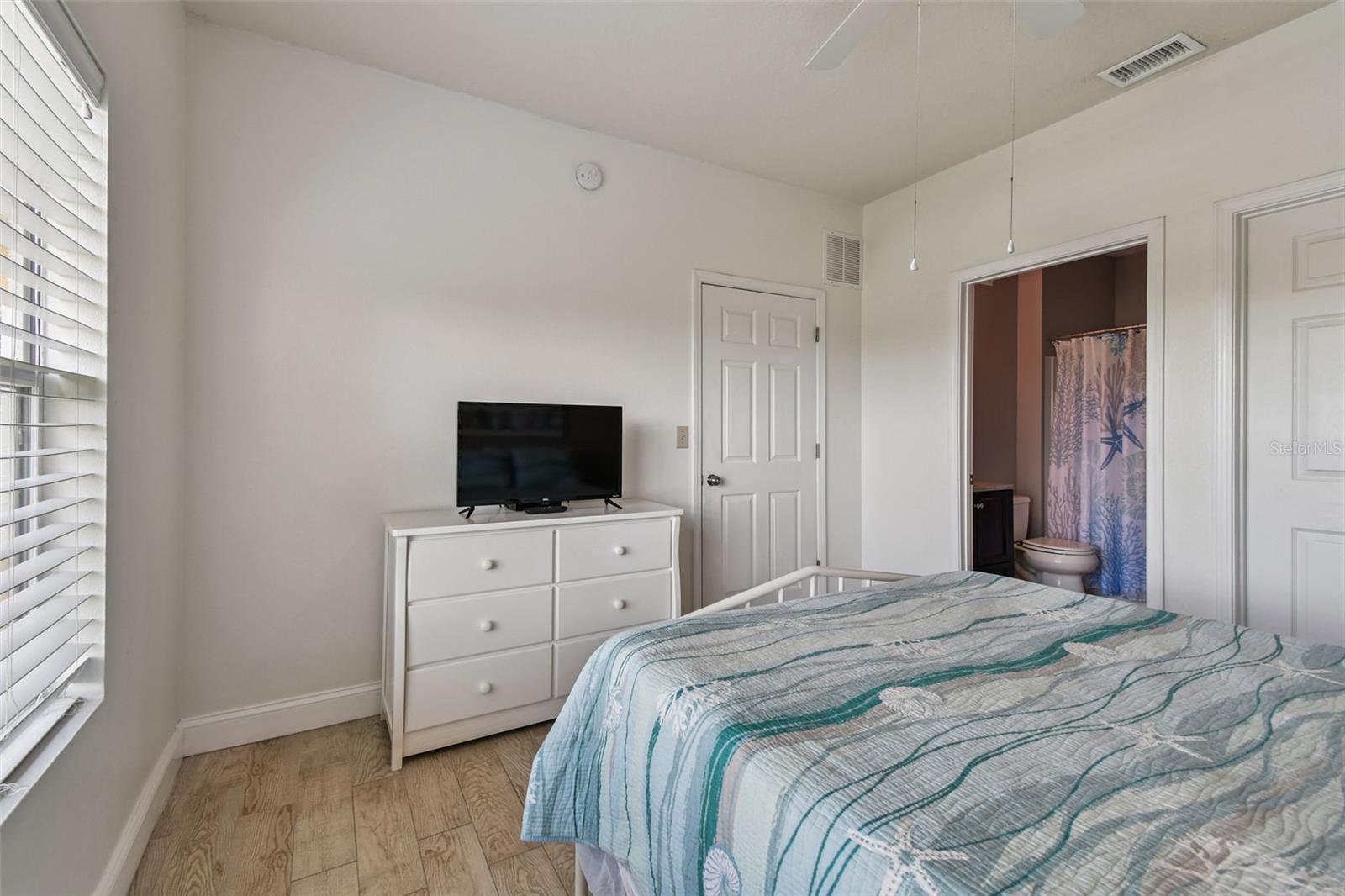 BEACHWAY CONDOS - Residential