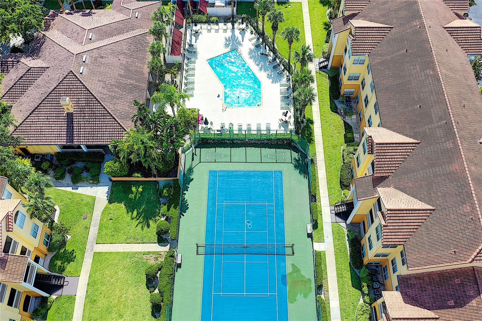 BEACHWAY CONDOS - Residential