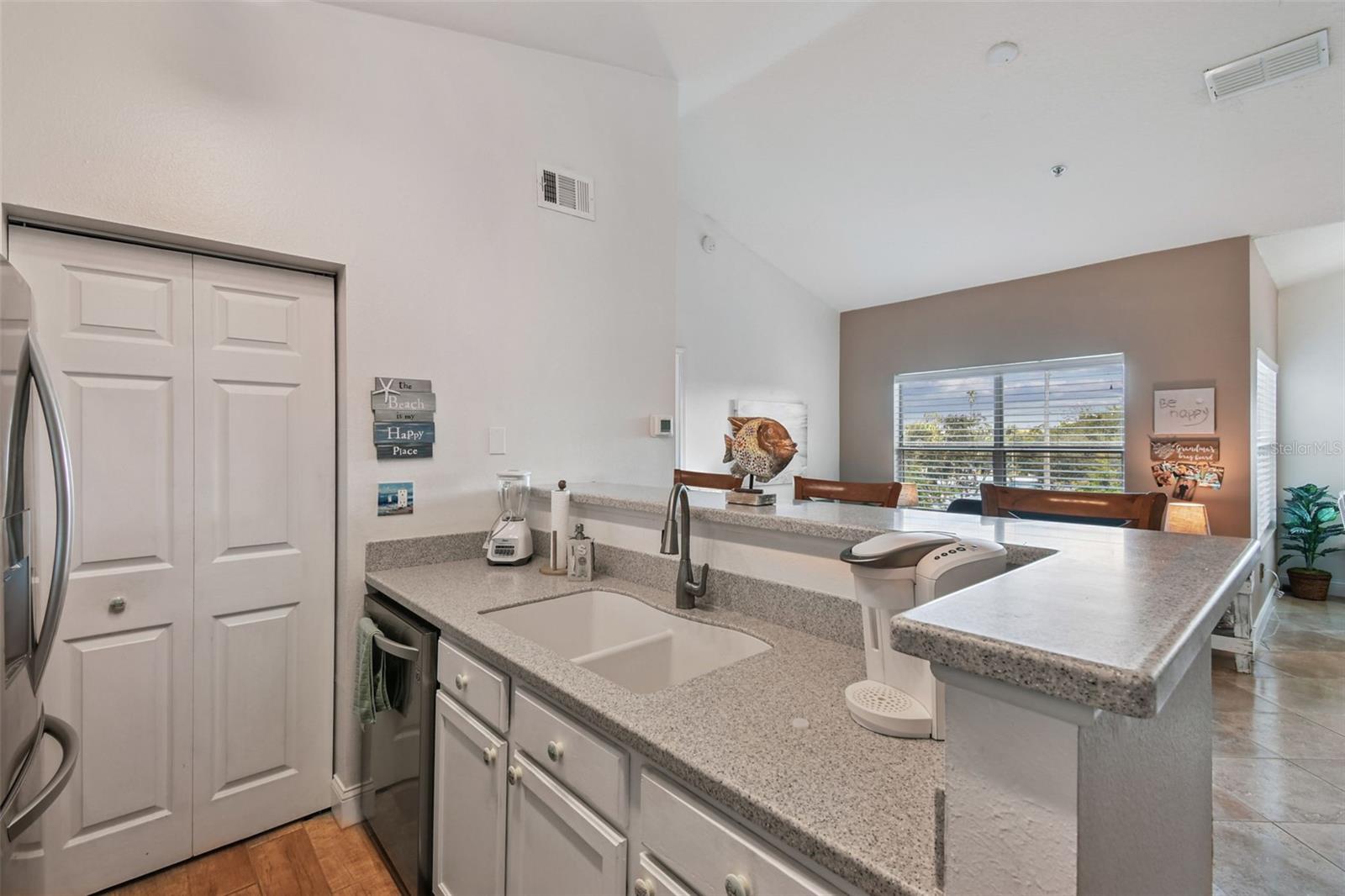 BEACHWAY CONDOS - Residential