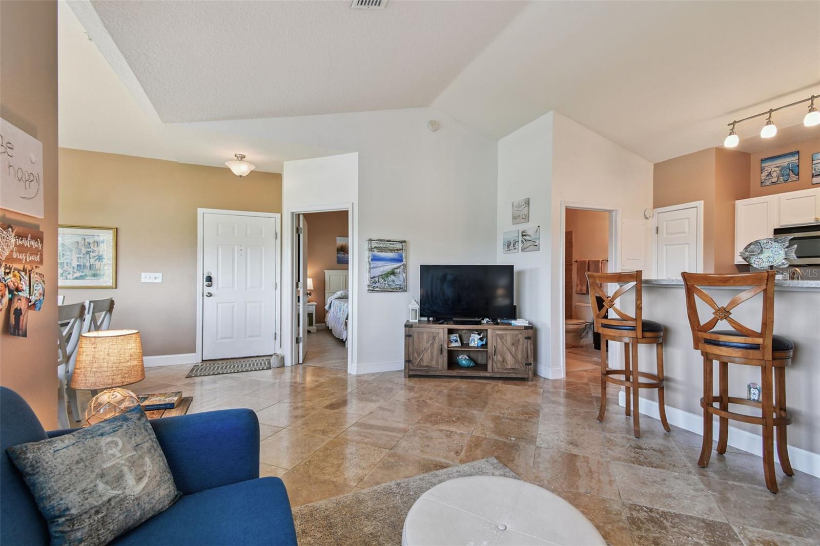 BEACHWAY CONDOS - Residential