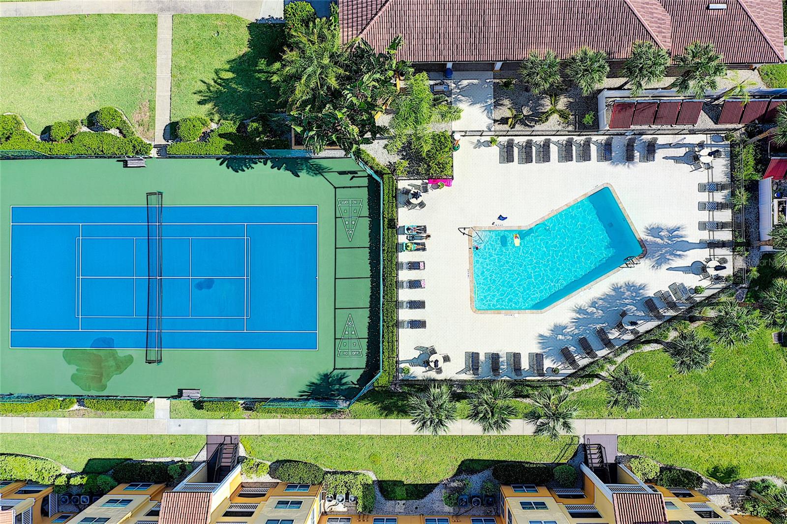 BEACHWAY CONDOS - Residential