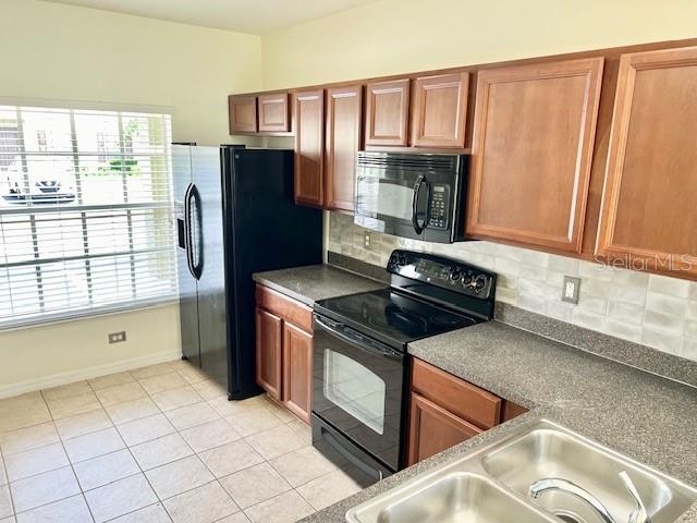 HAMMOCKS - Residential Lease