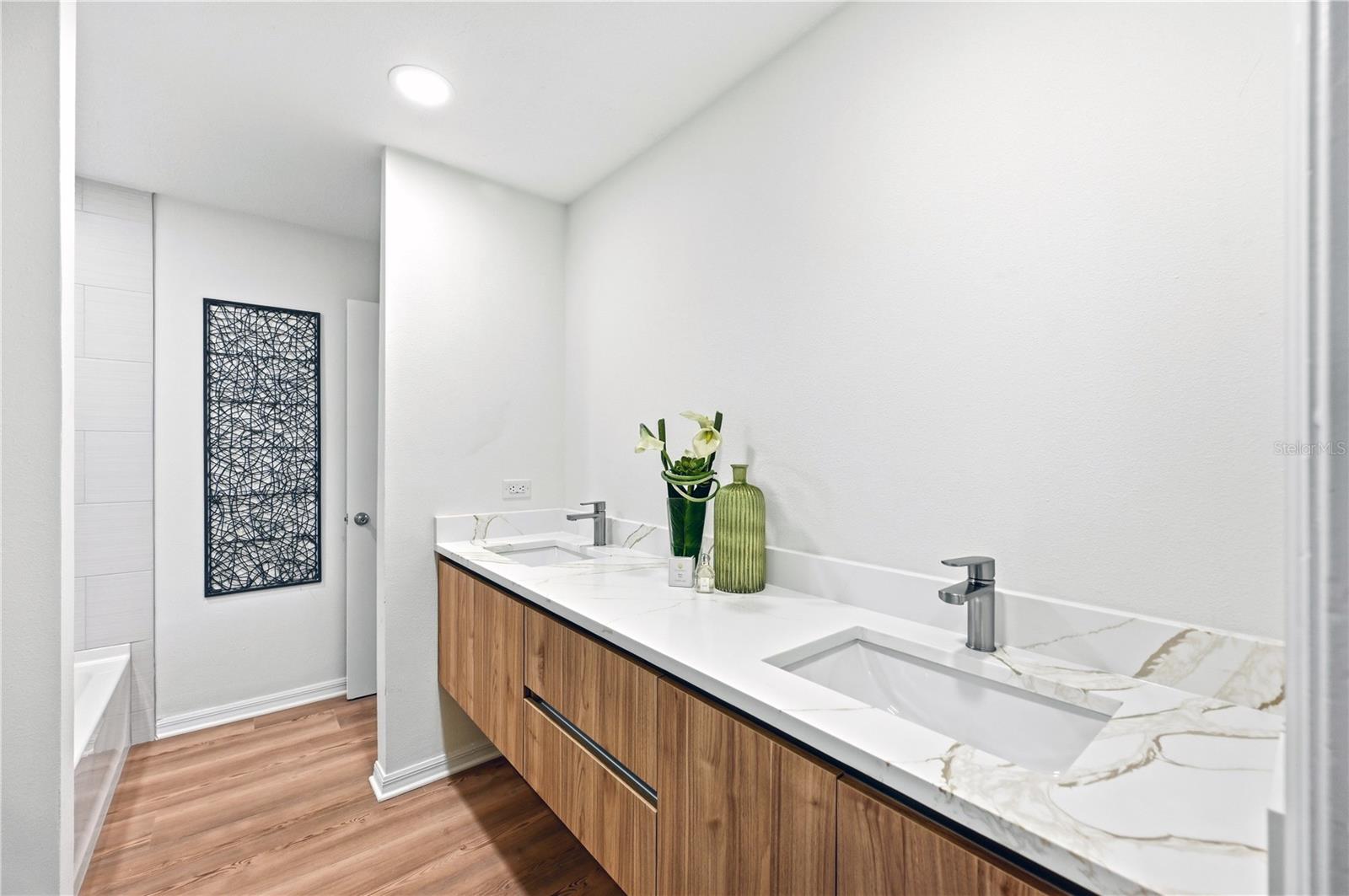 CARROLLWOOD VILLAGE - Residential