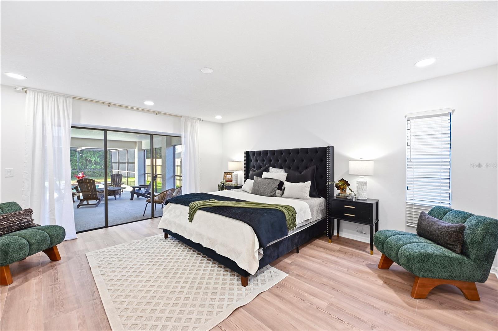 CARROLLWOOD VILLAGE - Residential