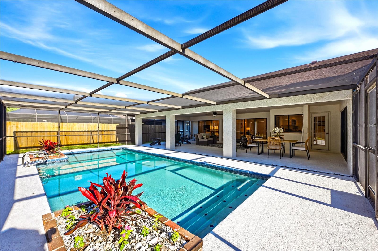 CARROLLWOOD VILLAGE - Residential