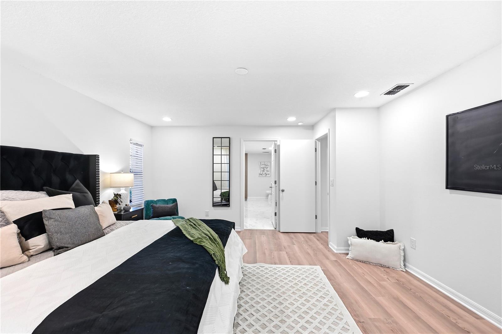 CARROLLWOOD VILLAGE - Residential