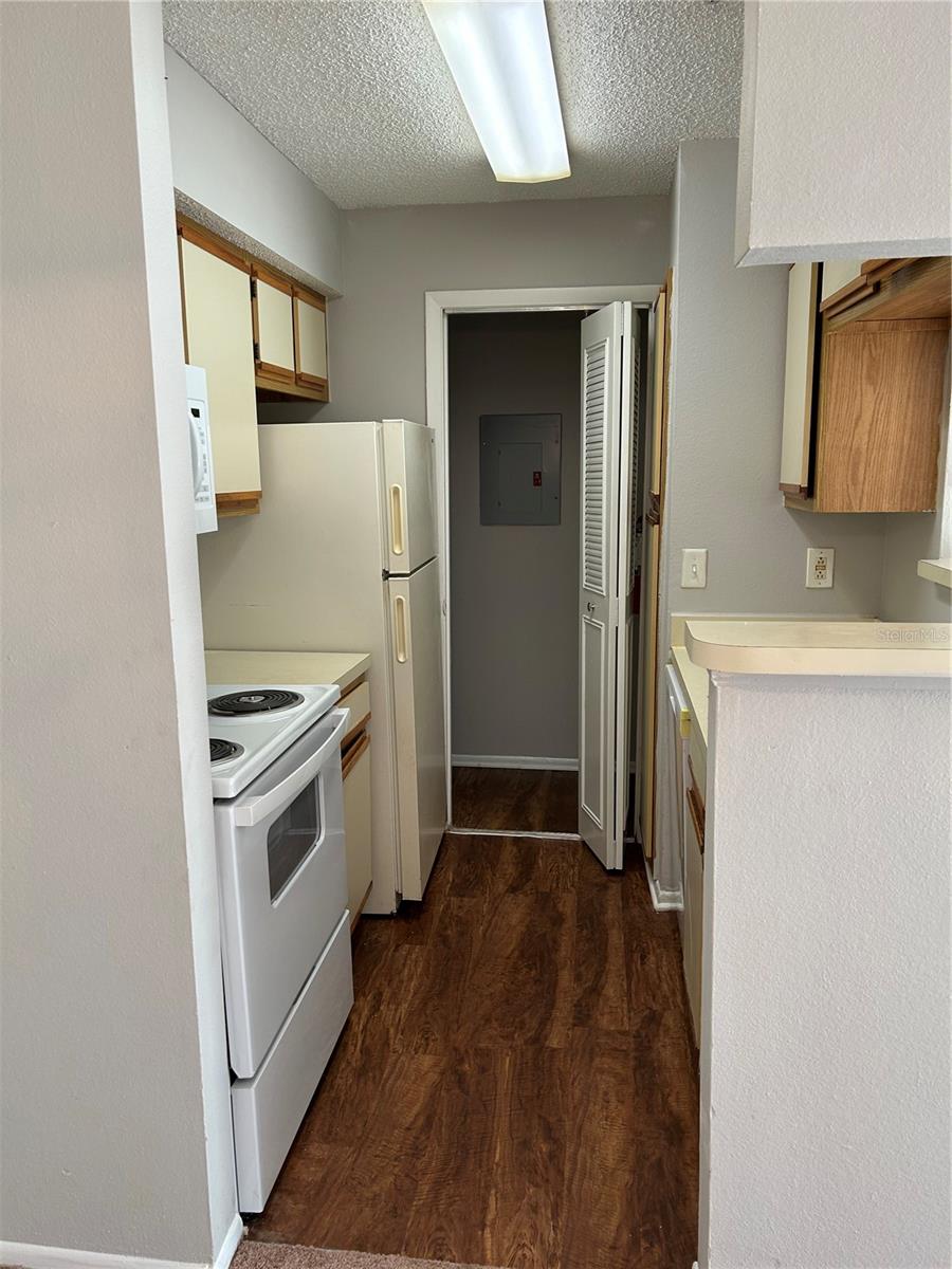 241 AFTON SQUARE 304