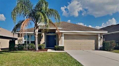 A home in WINTER HAVEN