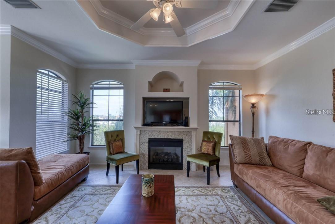2733 VIA CIPRIANI 830B