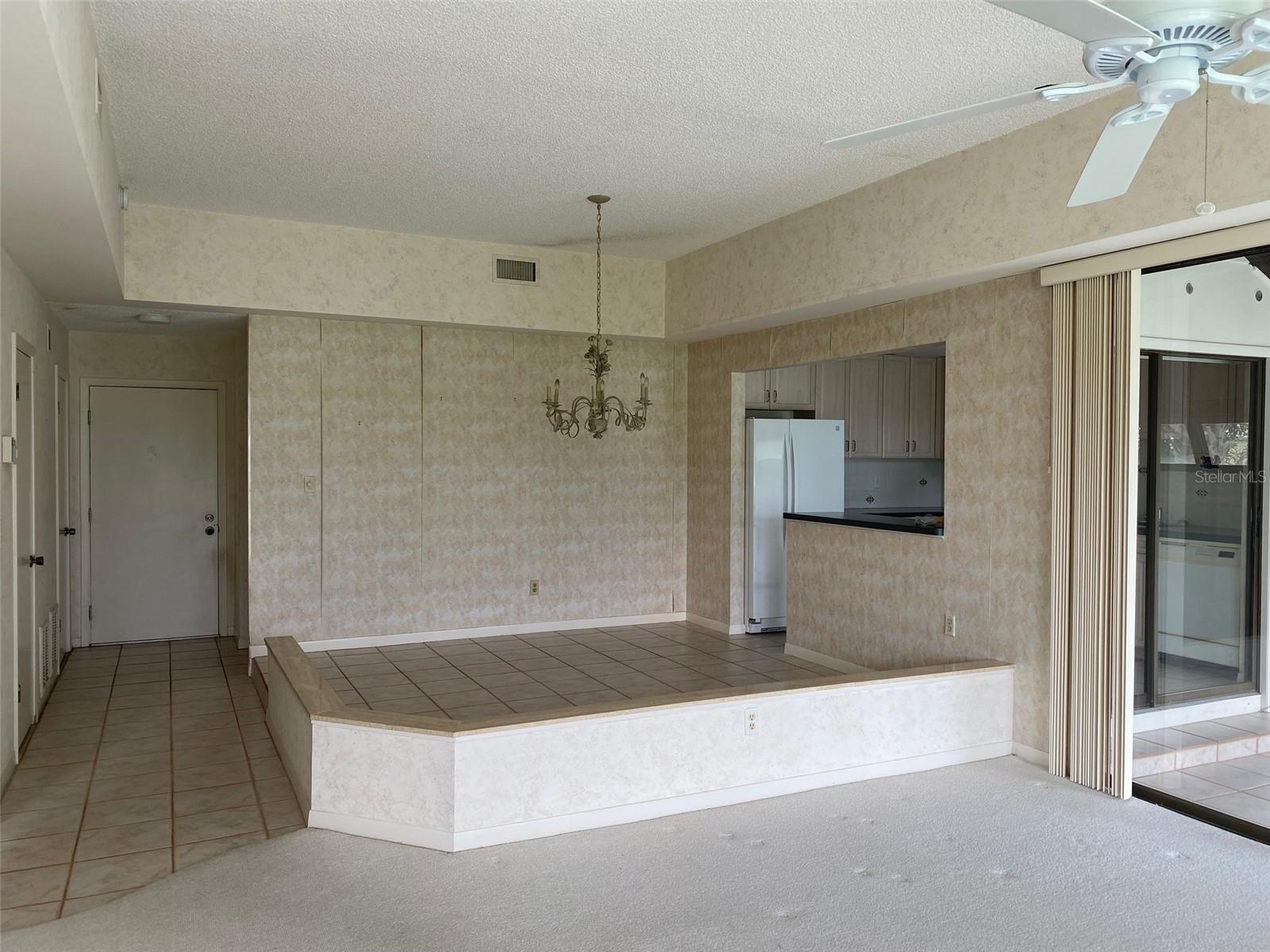 2221 MEADOWLAKE COURT