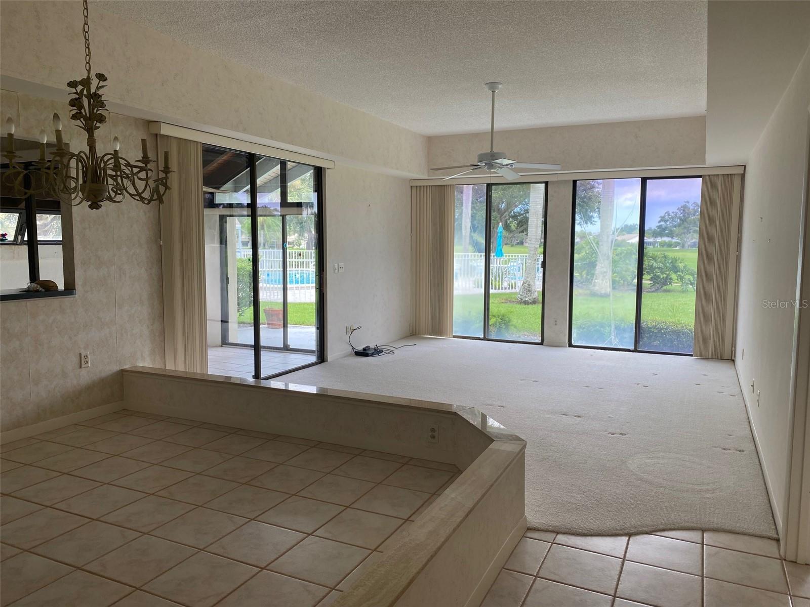 2221 MEADOWLAKE COURT