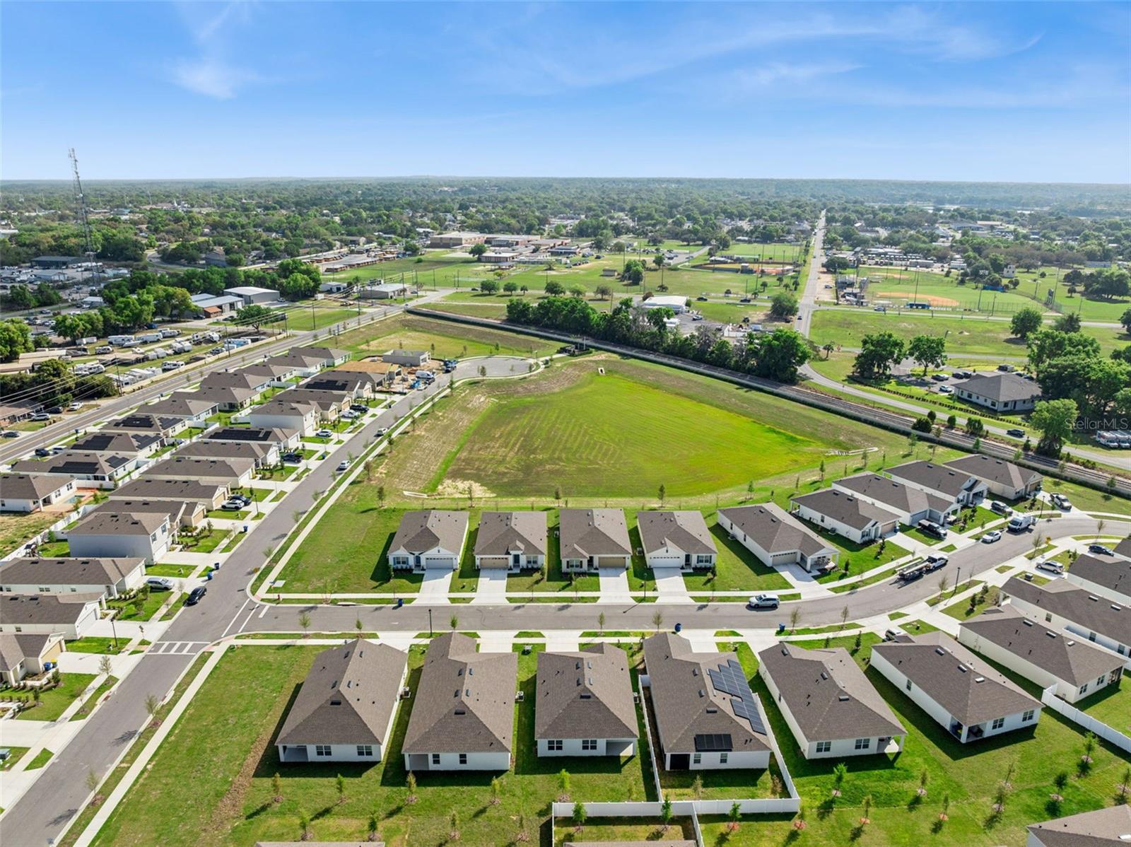 AVALON PK TAVARES PH 2 - Residential