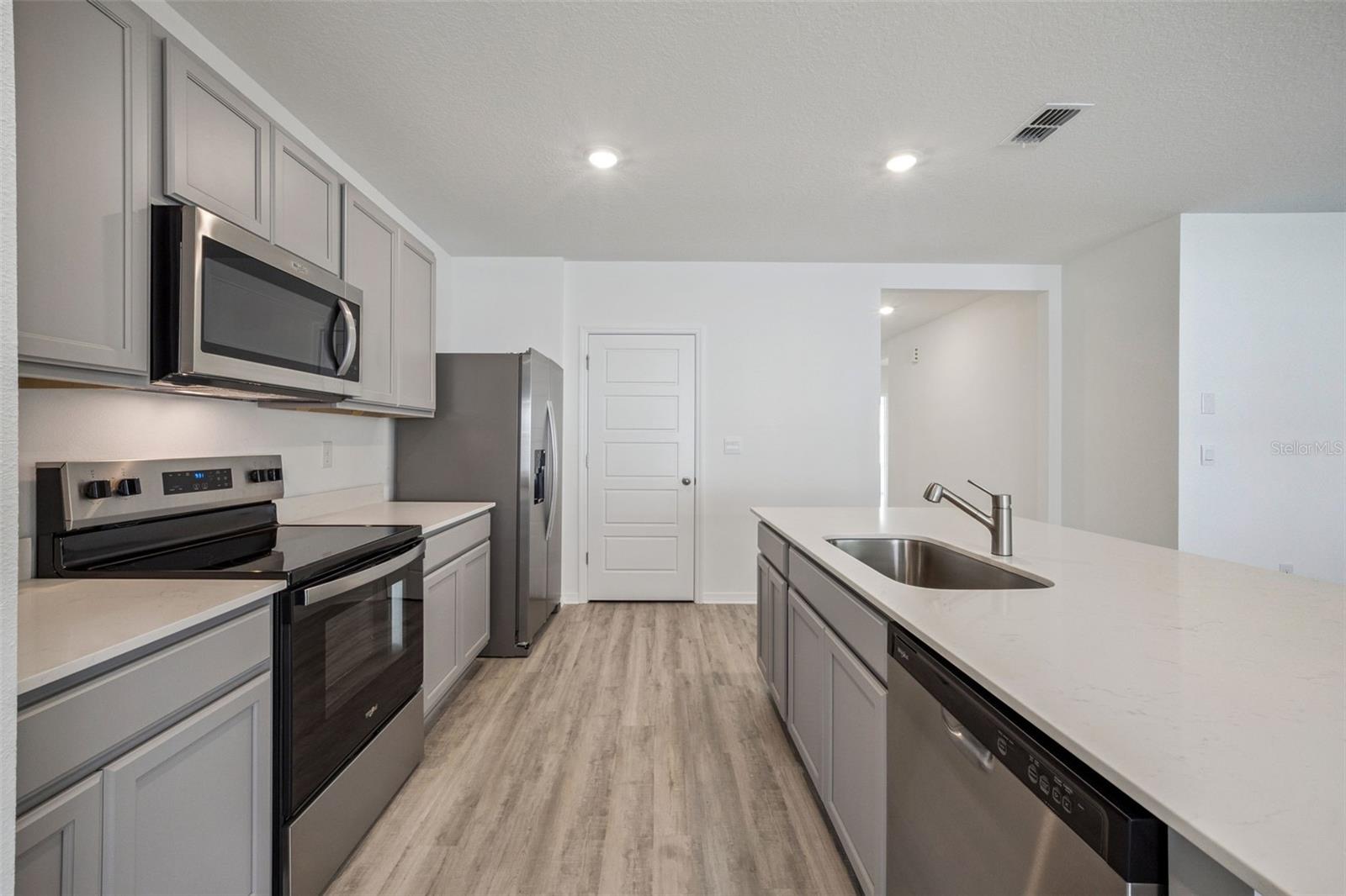 AVALON PK TAVARES PH 2 - Residential