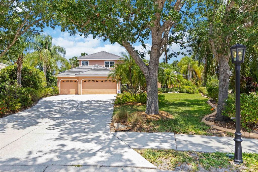 Photo of 9915 Old Hyde Park Place, Bradenton, FL 34202 (MLS # A4650632)