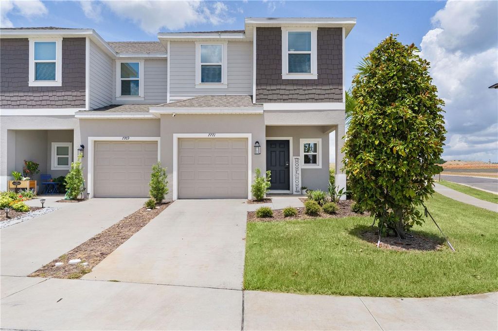 Photo of 7771 Waterscape Dr, Groveland, FL 34736 (MLS # G5113920)