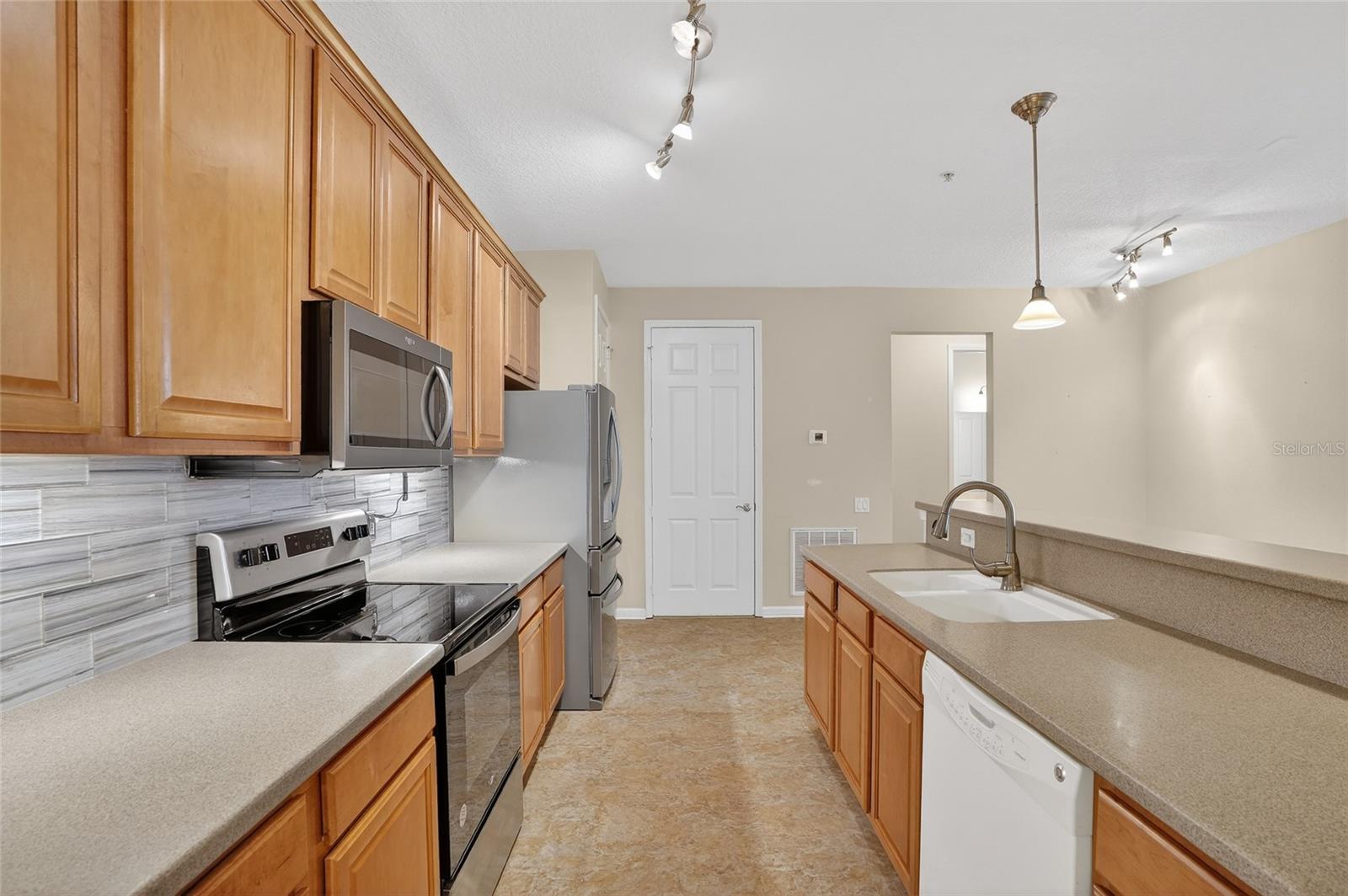 MONTEREY AT LAKE SEMINOLE CONDO - Residential