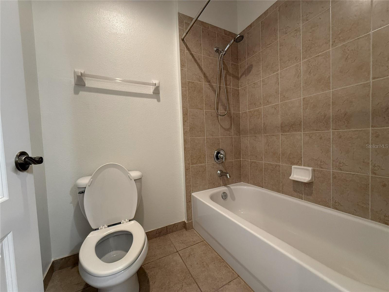 ISLES OF OVIEDO - Residential Lease