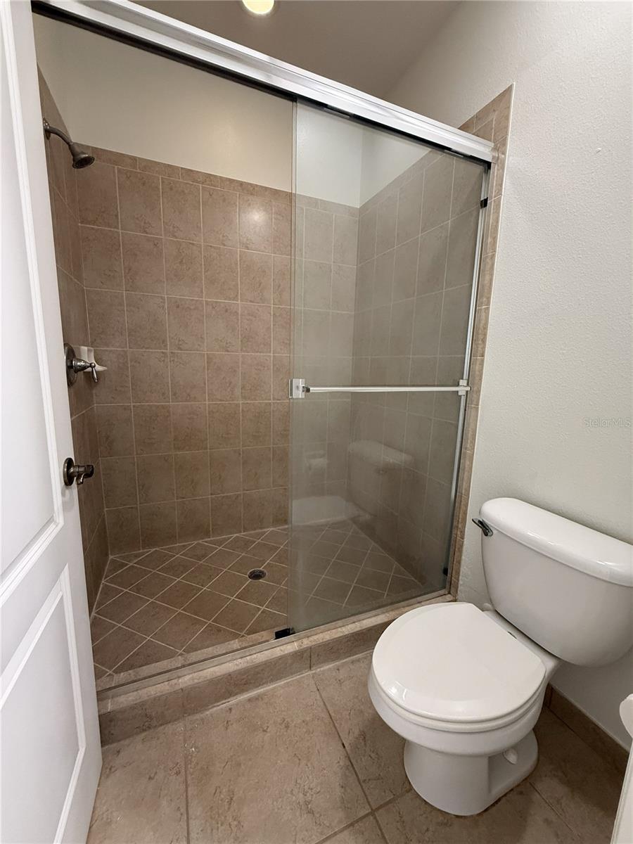 ISLES OF OVIEDO - Residential Lease