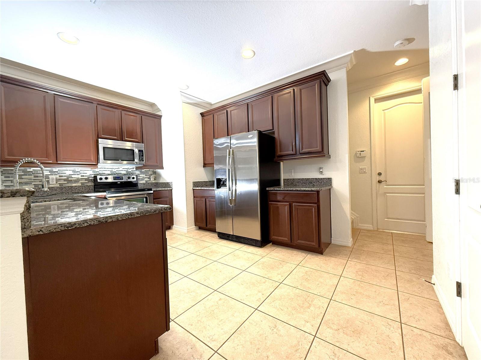 ISLES OF OVIEDO - Residential Lease