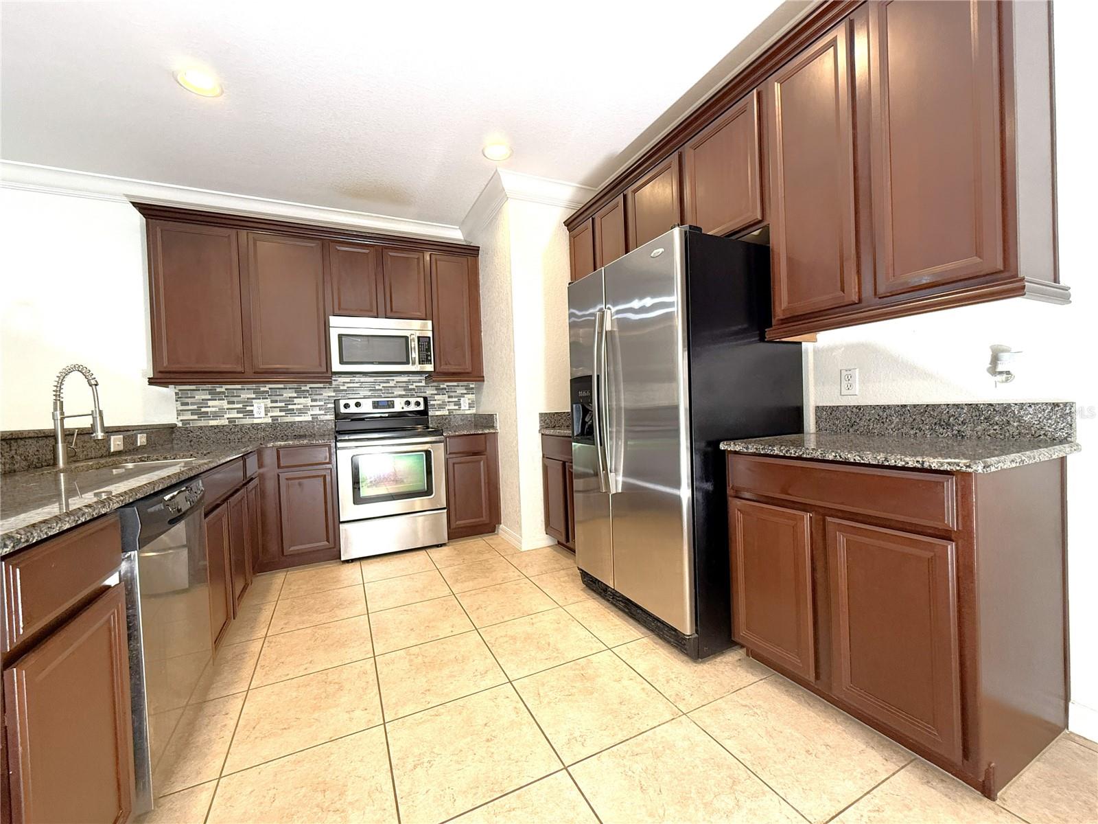 ISLES OF OVIEDO - Residential Lease