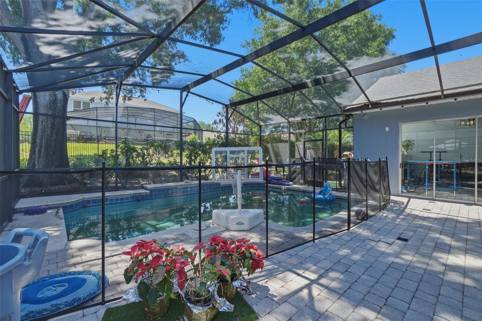 ADMIRAL POINTE - Residential