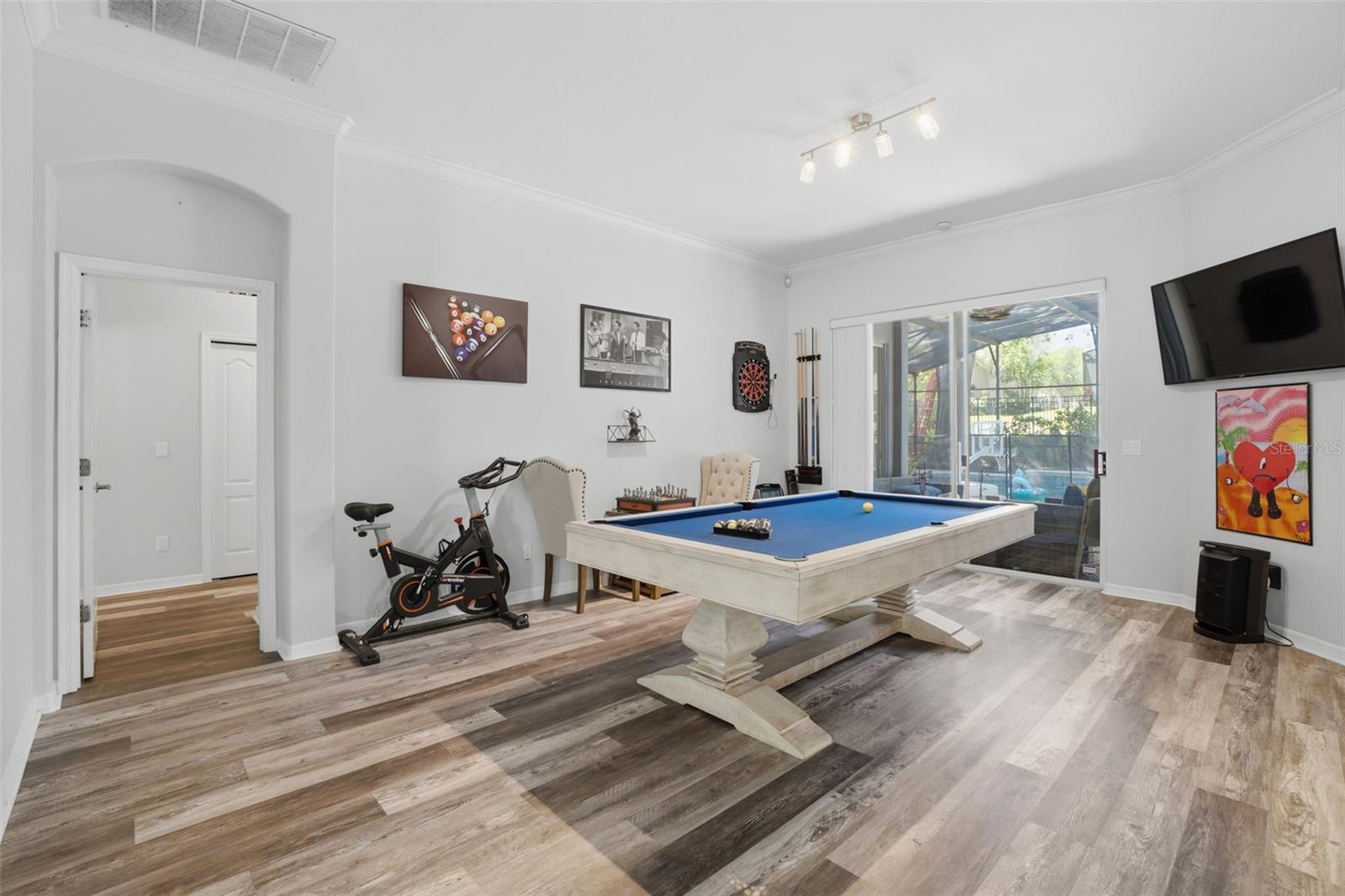 ADMIRAL POINTE - Residential