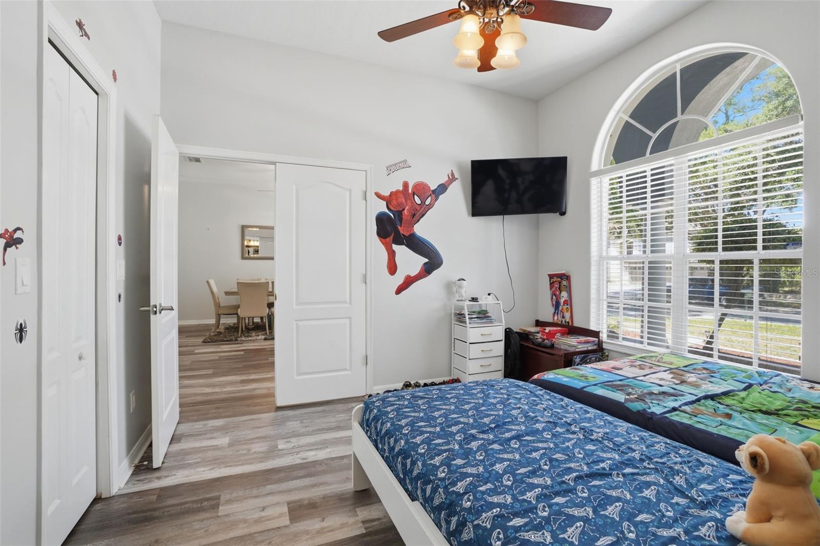 ADMIRAL POINTE - Residential