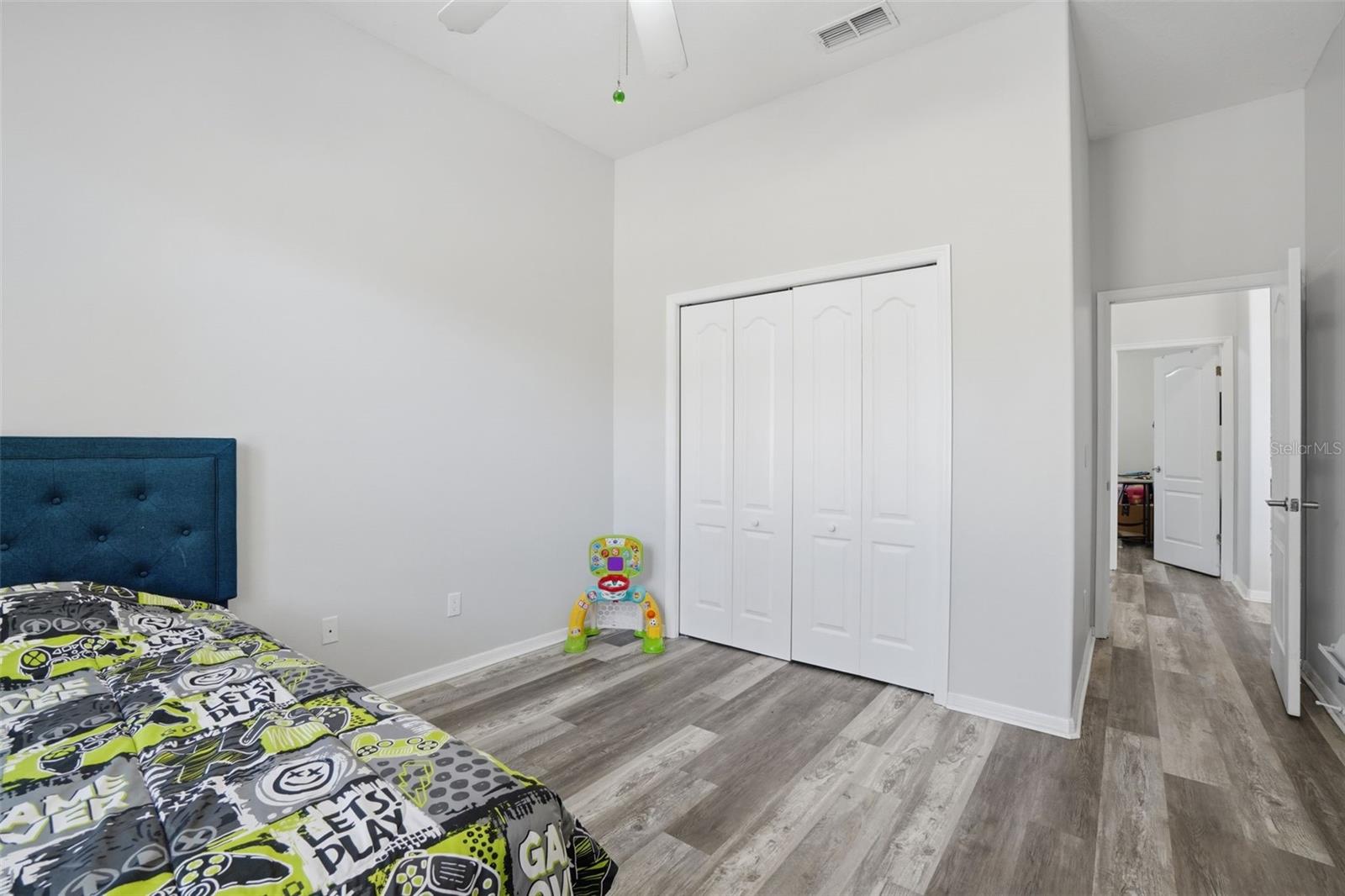 ADMIRAL POINTE - Residential