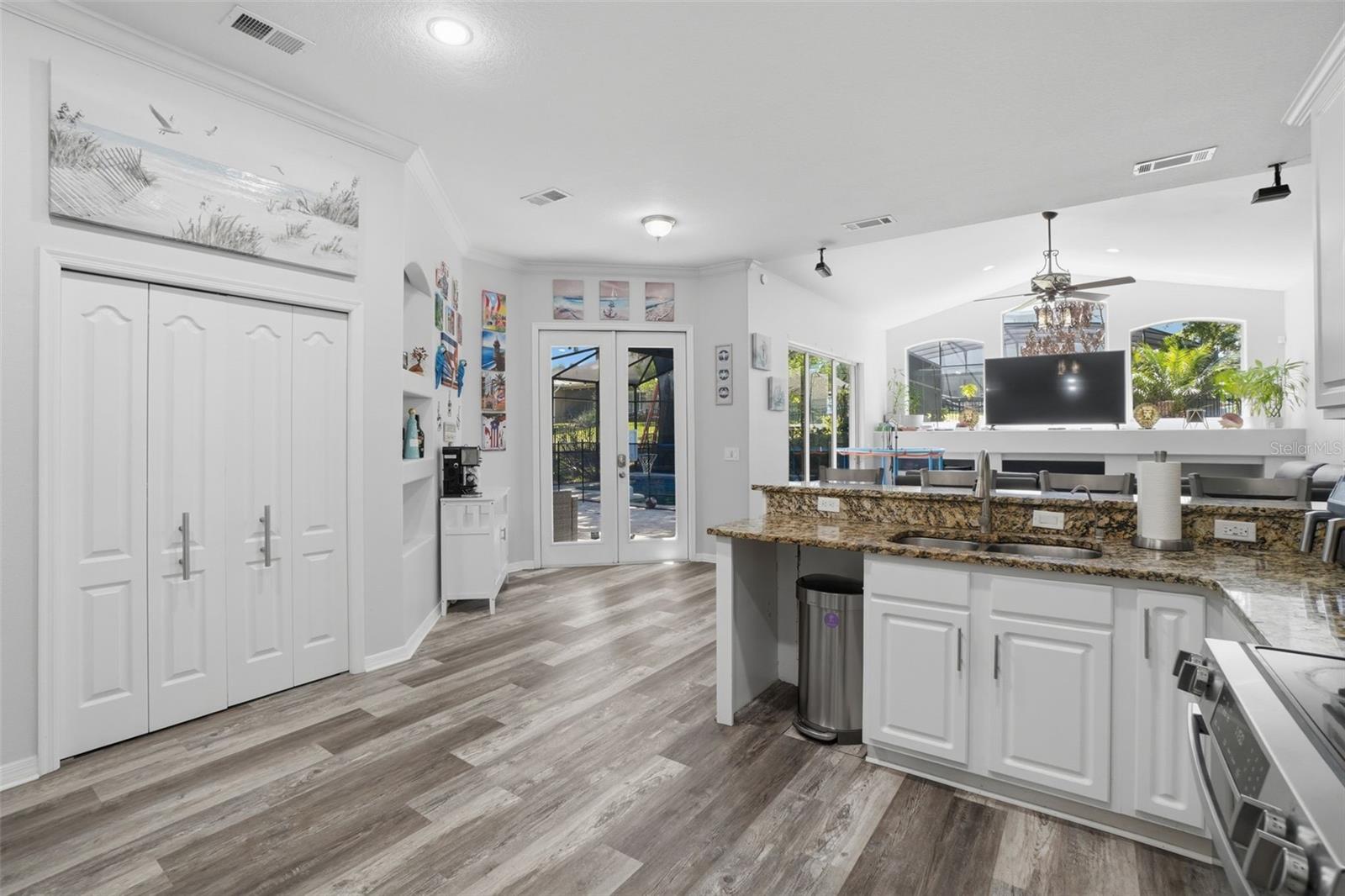 ADMIRAL POINTE - Residential