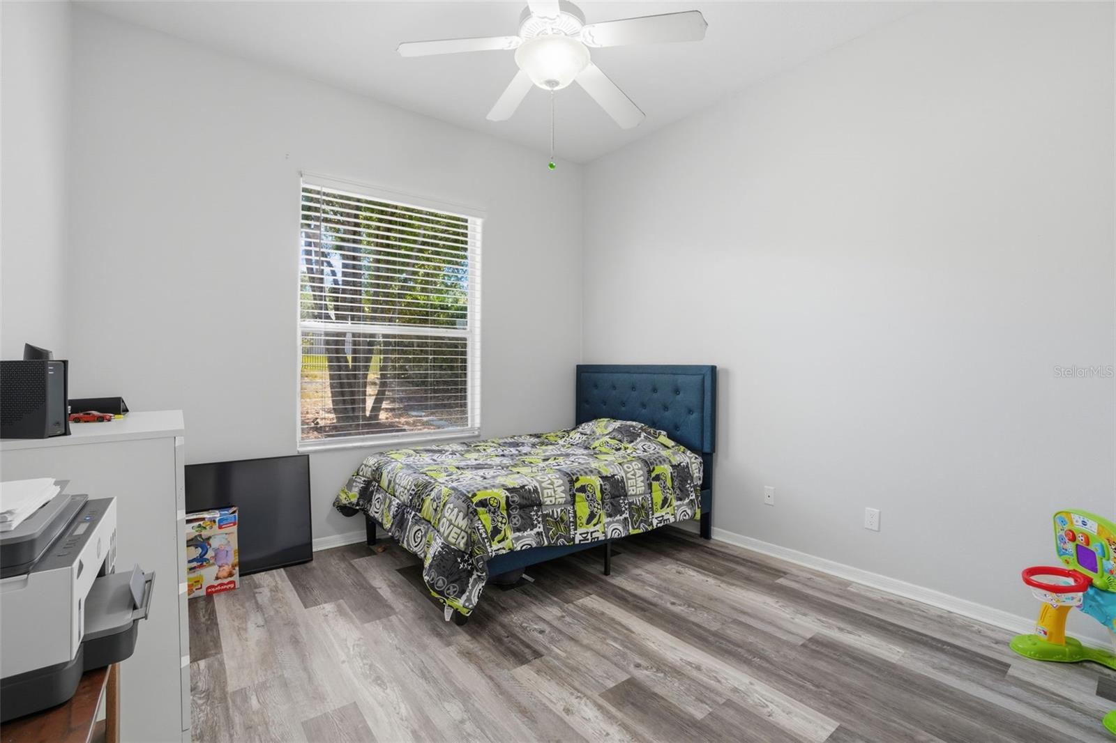 ADMIRAL POINTE - Residential