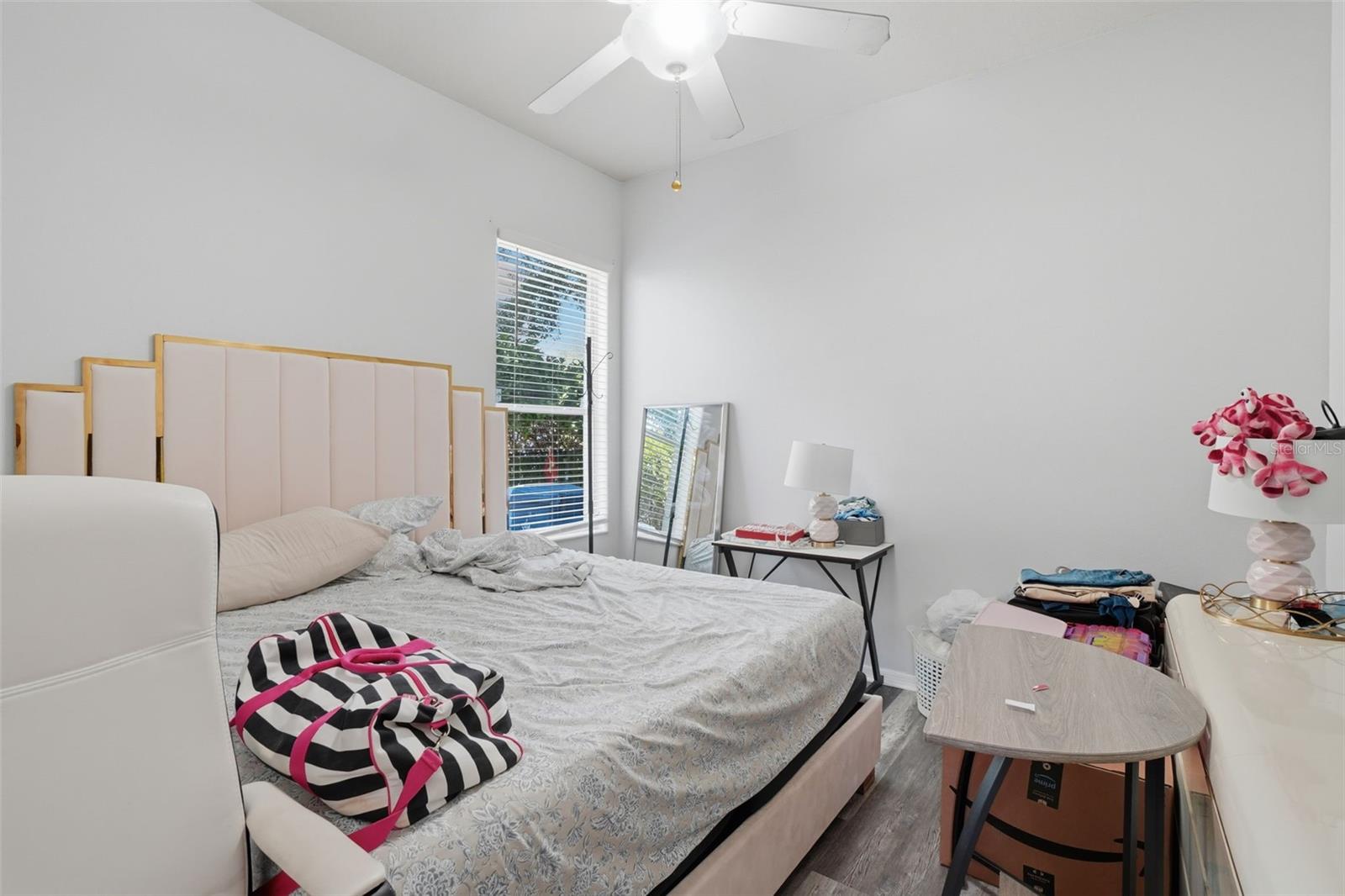 ADMIRAL POINTE - Residential