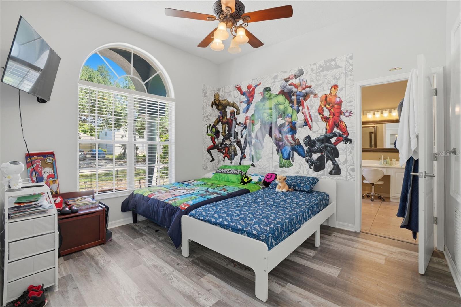 ADMIRAL POINTE - Residential