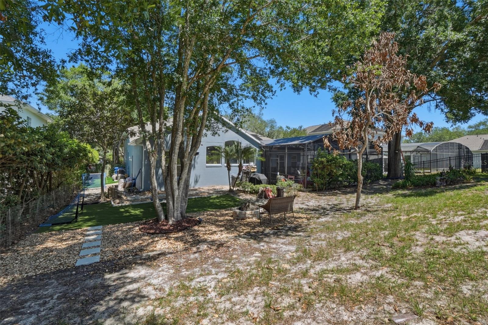 ADMIRAL POINTE - Residential