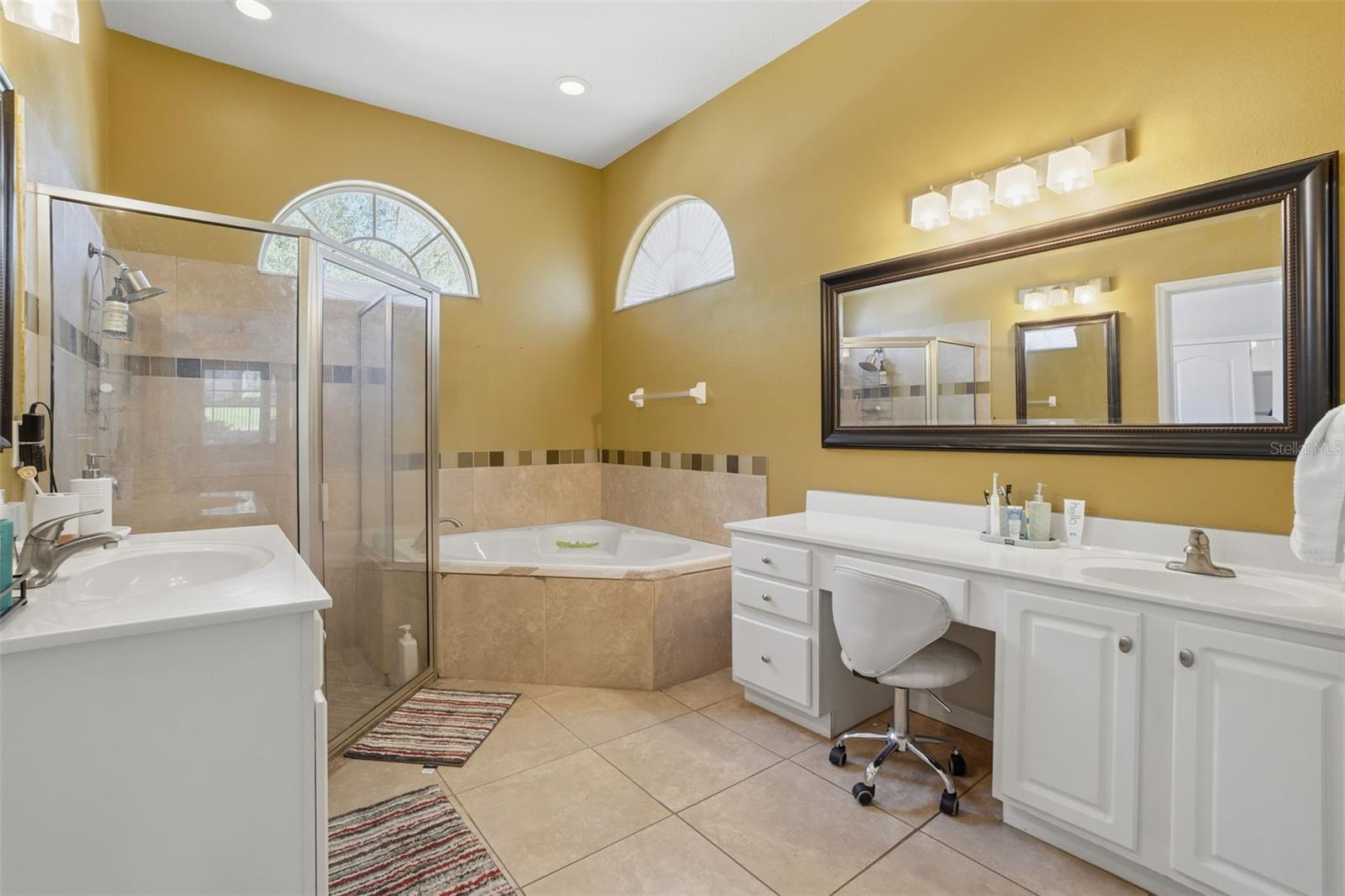 ADMIRAL POINTE - Residential