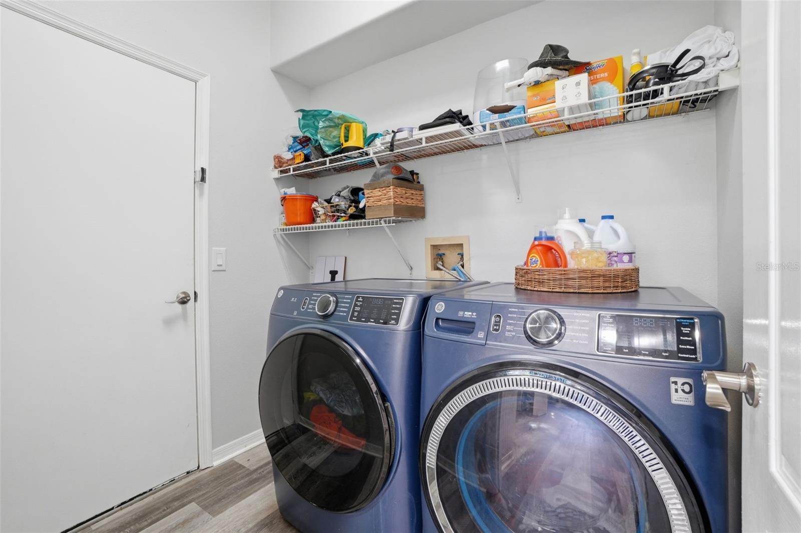 ADMIRAL POINTE - Residential