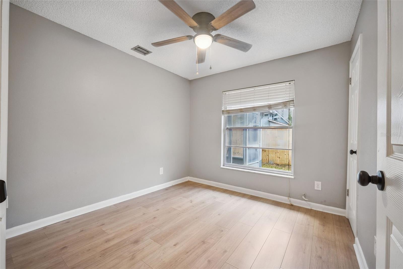 MOUNT DORA FLAVELLS DIV - Residential Lease