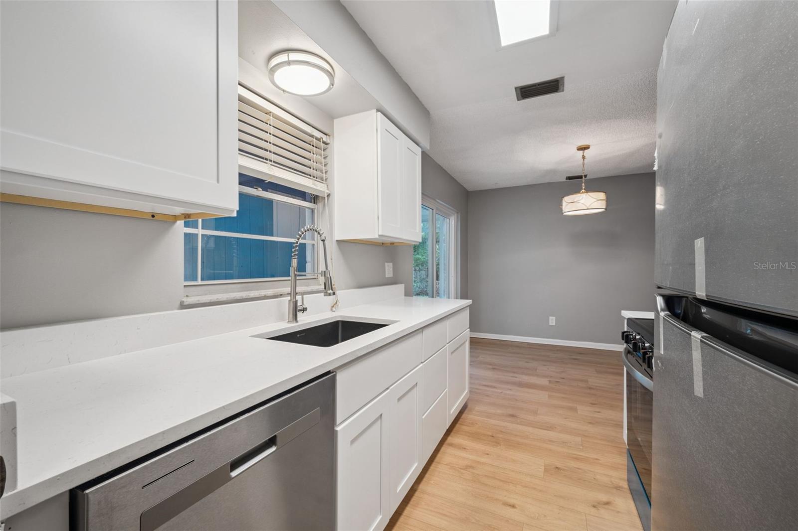 MOUNT DORA FLAVELLS DIV - Residential Lease