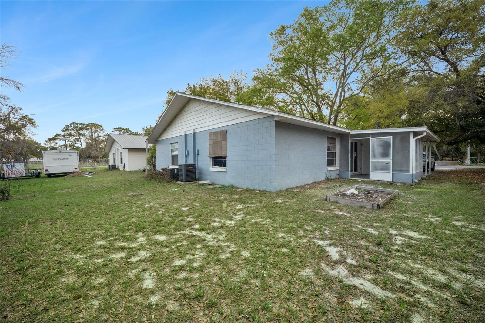 MOUNT DORA FLAVELLS DIV - Residential Lease