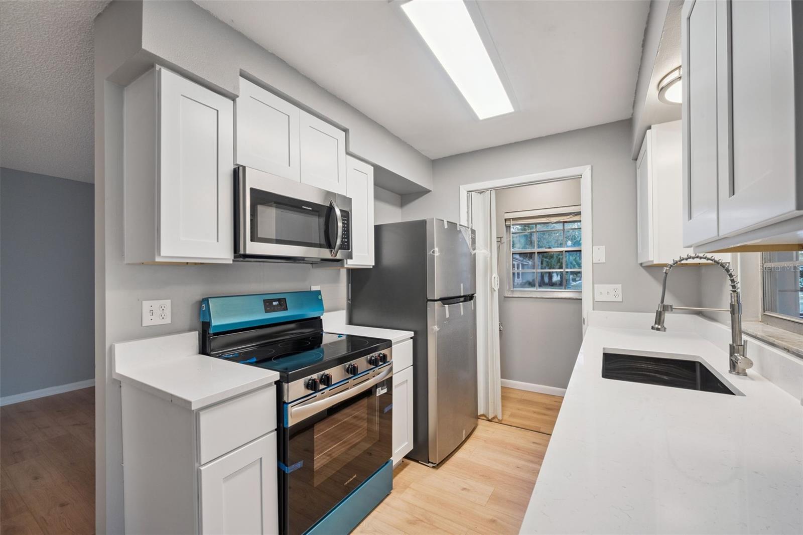 MOUNT DORA FLAVELLS DIV - Residential Lease